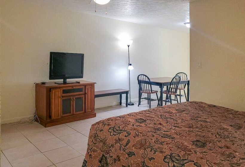 Captain S Table Hotel By Everglades Adventures