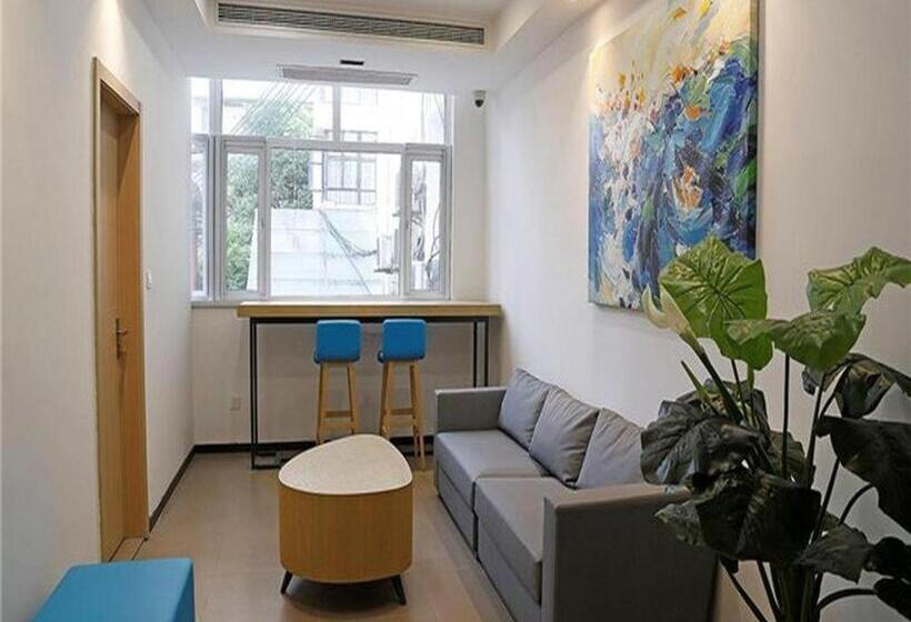 Hanting Hotel Shanghai Xujiahui Center