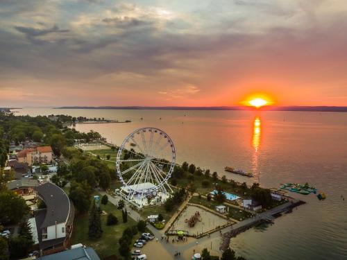 Holiday Hotel Siófok