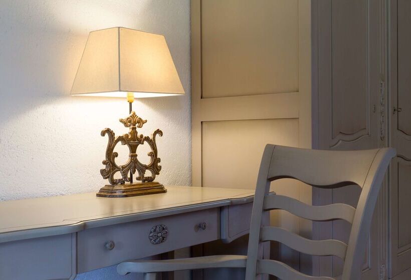 호텔 L Orée Des Chênes, The Originals Relais