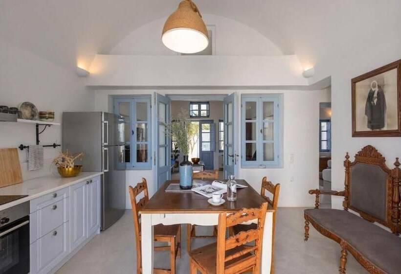 هتل Spitia Santorini Villa Collection