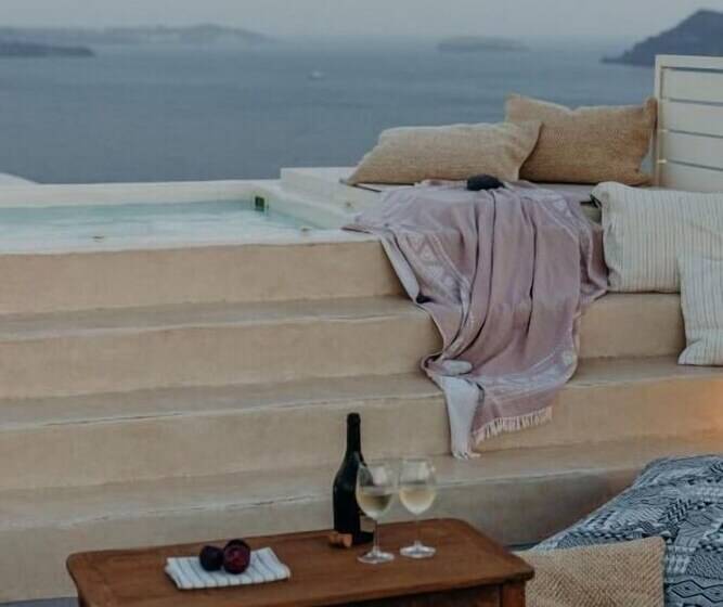 هتل Spitia Santorini Villa Collection