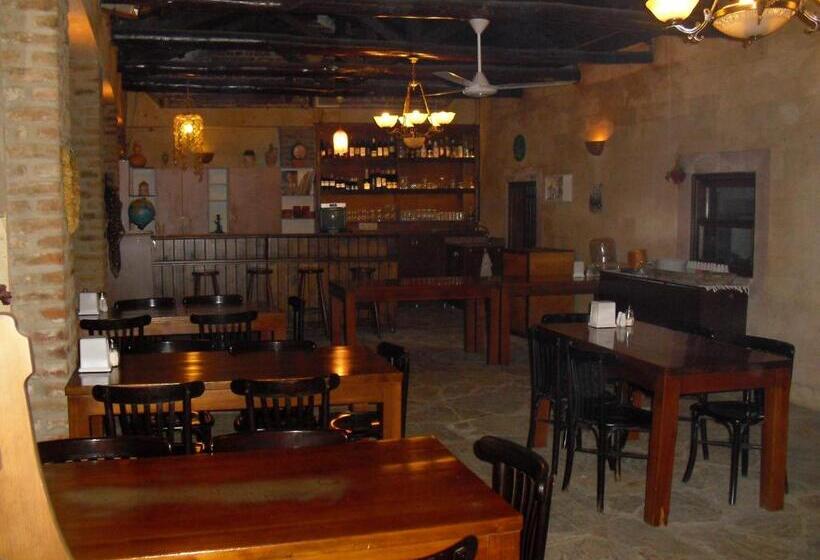 פנסיון Akropolis Guest House
