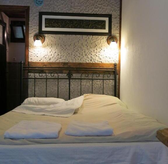 פנסיון Akropolis Guest House