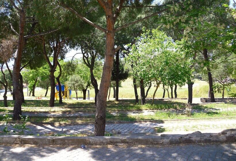 פנסיון Akropolis Guest House