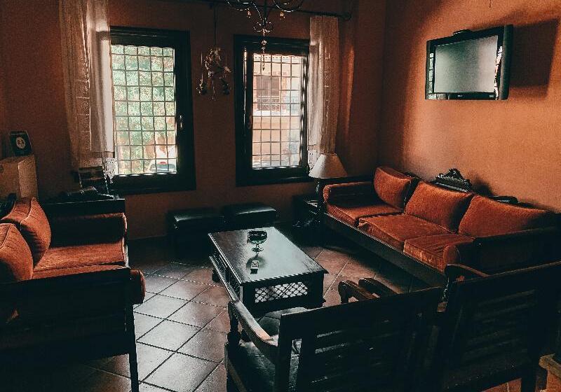 پانسیون Elena Guesthouse