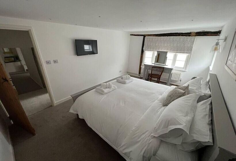 2 Bed Grade 2   Dates Back To 1500 S