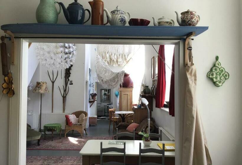 Gallery Flat