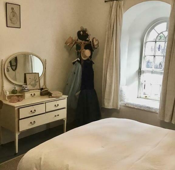 Gallery Flat