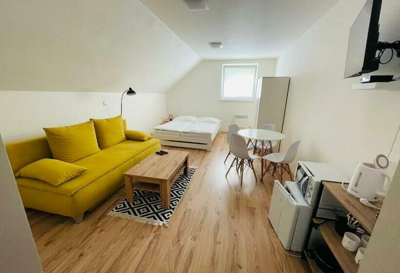 بنسيون Penzión Na Hranici čirč