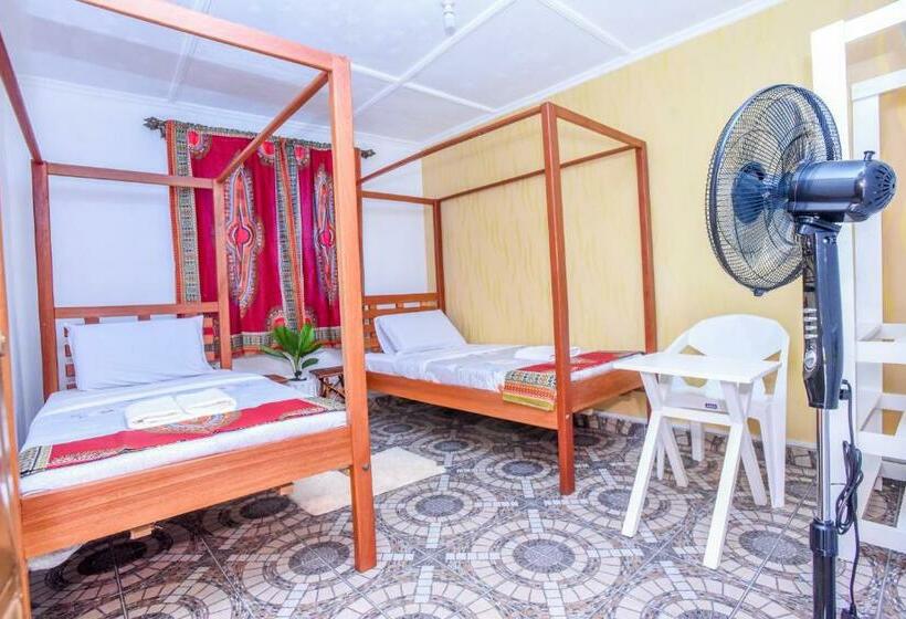 הוסטל Enkayz Mombasa