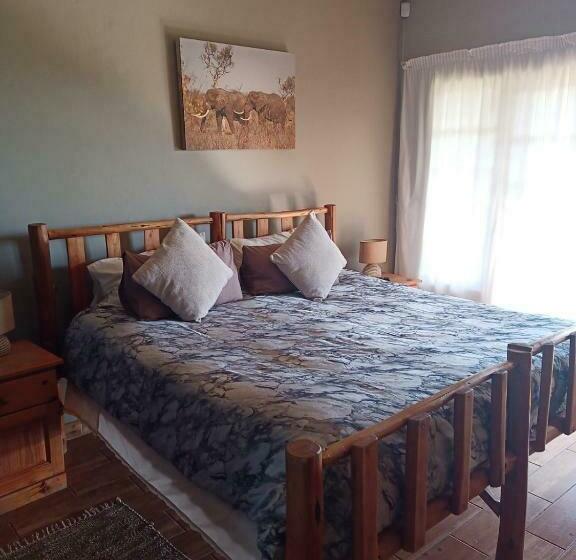 Bed and Breakfast Leopards And Louries Bush Lodge