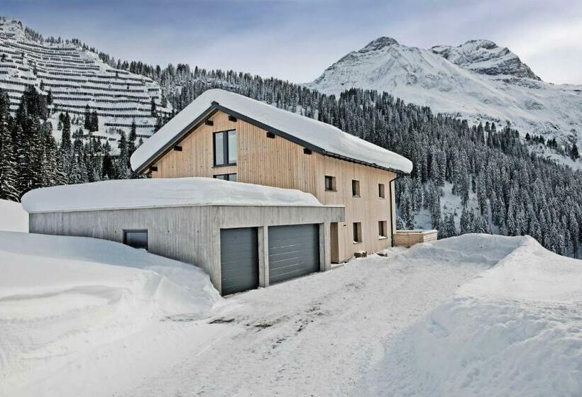 Hus24