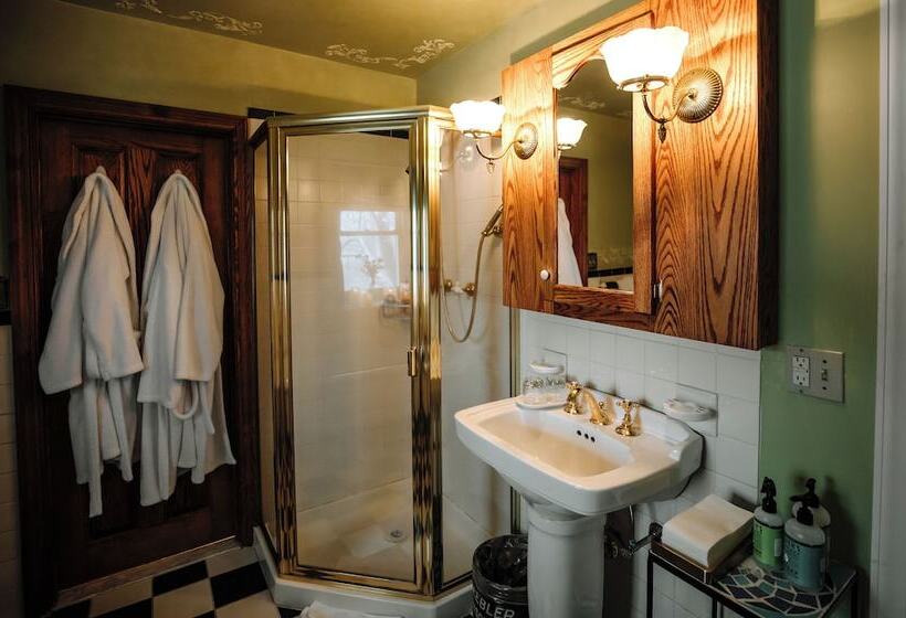 تختخواب و صبحانه Galvanized America Inn & Art Gallery