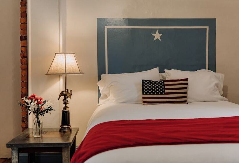 تختخواب و صبحانه Galvanized America Inn & Art Gallery