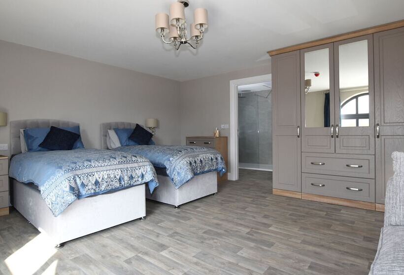 Homestead Hillsborough Guest Rooms