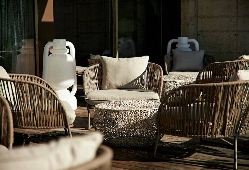 هتل Miramare Magnetic Beach