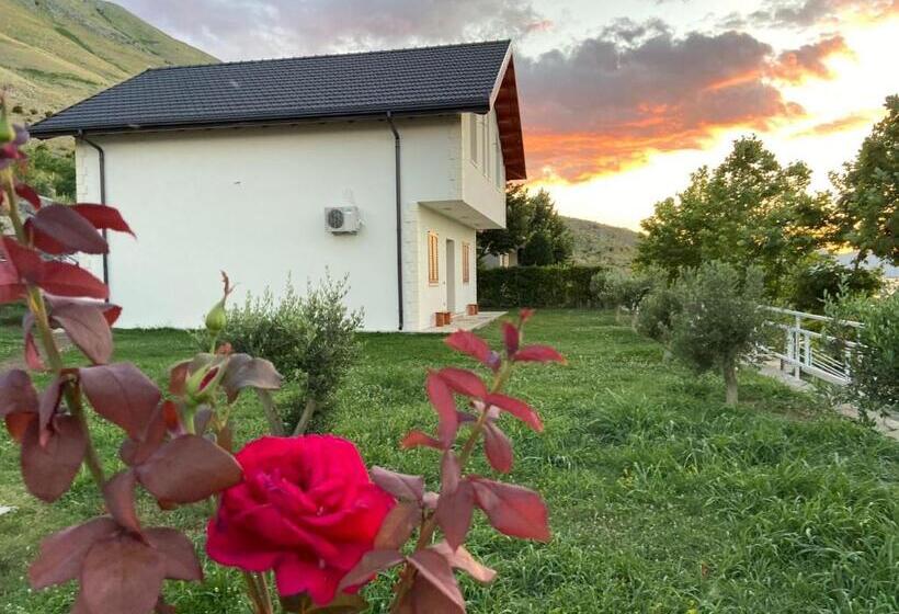 پانسیون Xhuli Guesthouse