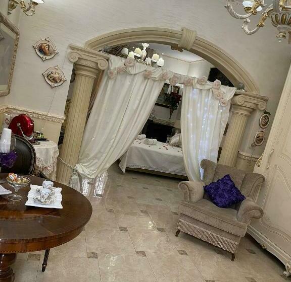 تختخواب و صبحانه Regina Suite