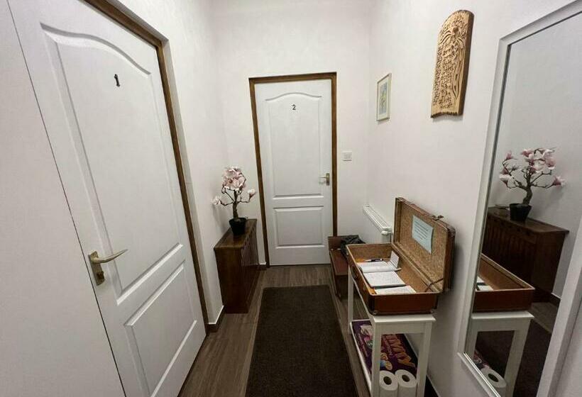 Пансион Komáromi Vendégház Erdőhorváti