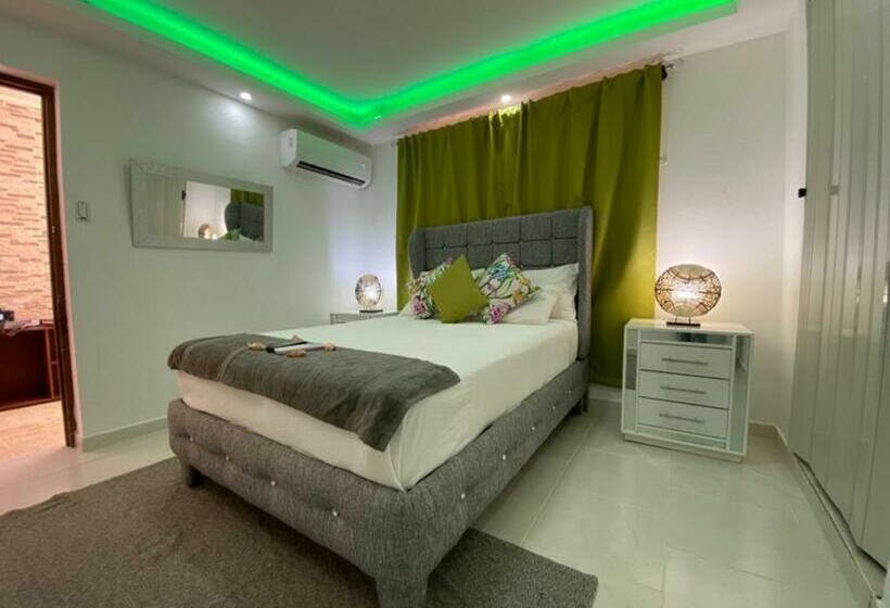 پانسیون Room In Guest Room Cozy 1bd With Common Jacuzzi
