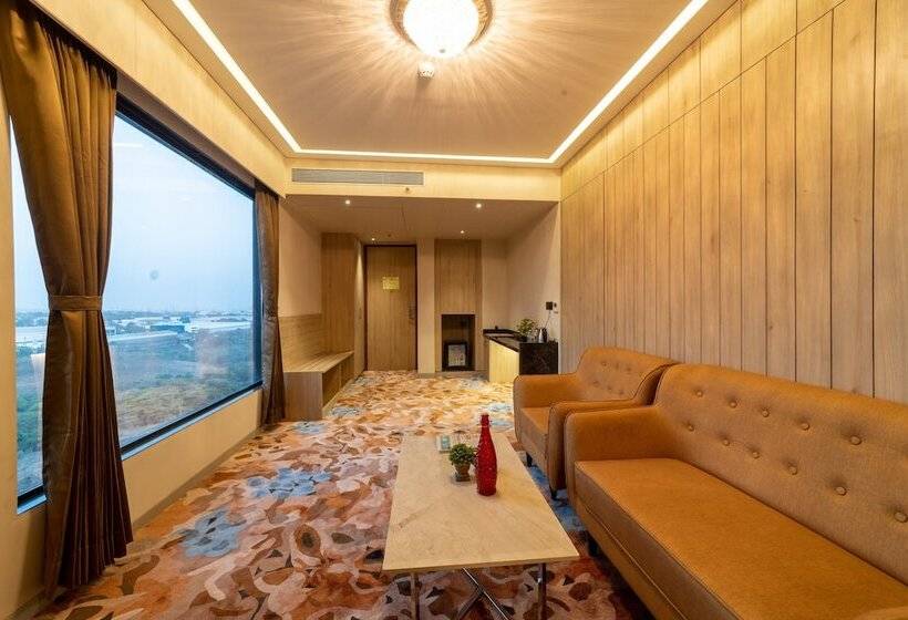 호텔 The Monarch At Chakan Midc, Pune