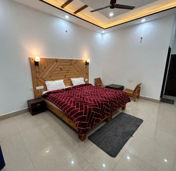 فندق Himalayan Foxhole