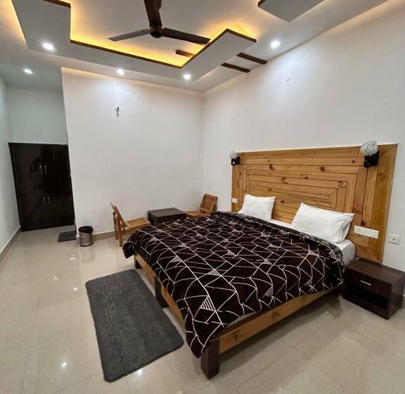 فندق Himalayan Foxhole