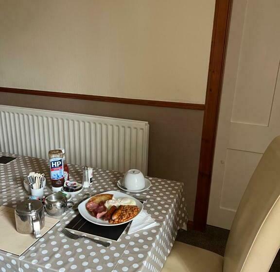 پانسیون Roselodge Guest House