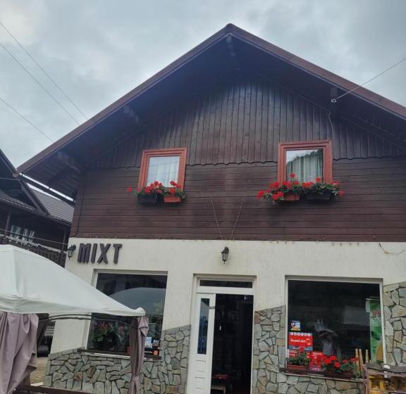 Rustic Hostel Vidra