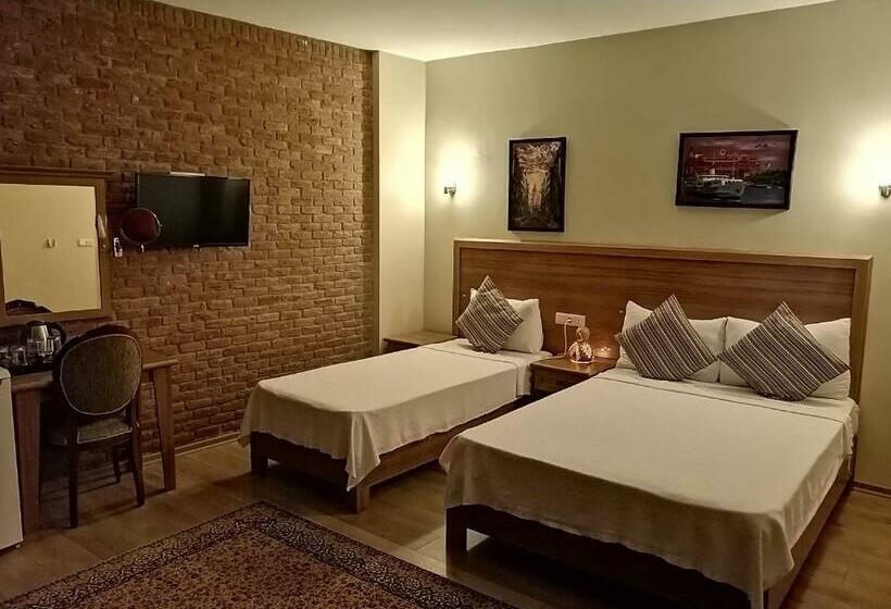 Bed and Breakfast Casa Callinos