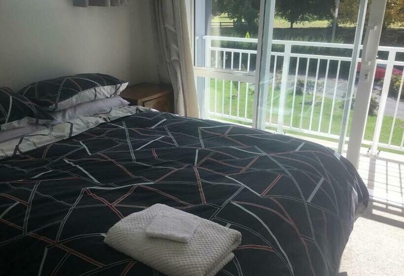 Fairway Views B & B