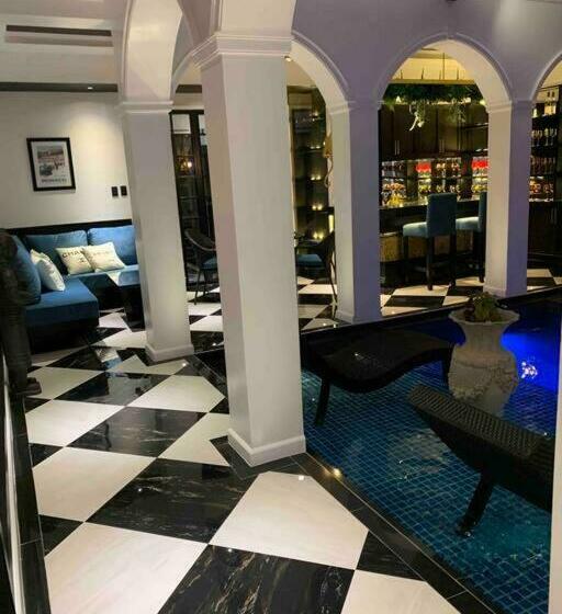 Golden Gorilla Villa With Private Pool & Jacuzzi