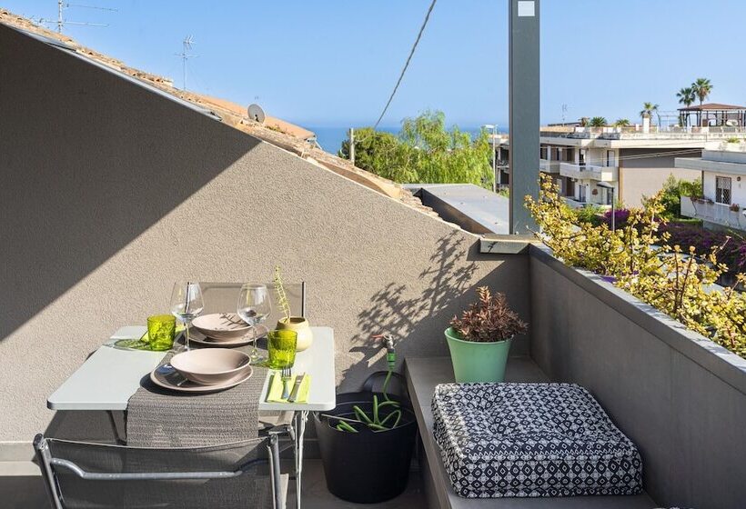 Design Apartment With Terrace By Wonderful Italy