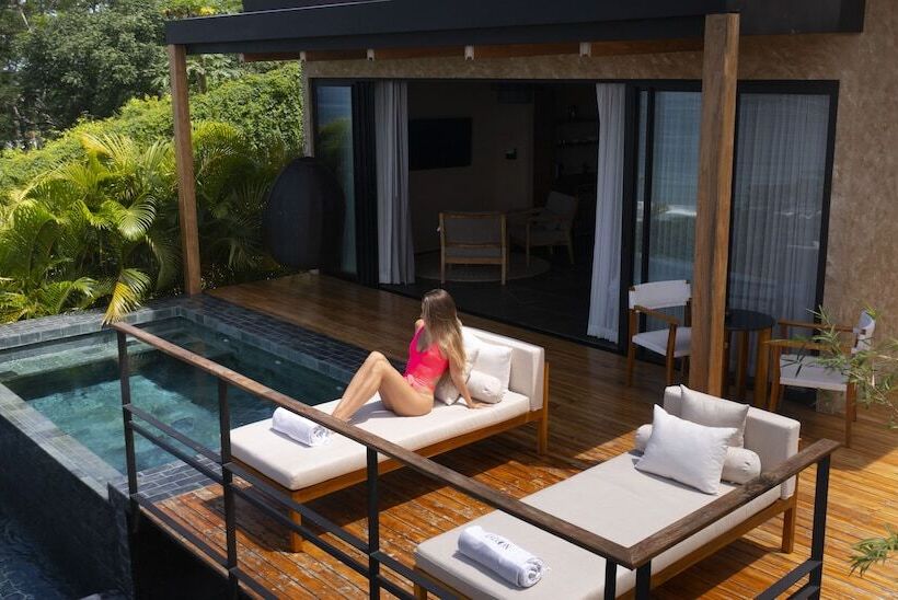 هتل Laloon Luxury Suites   Adults Only
