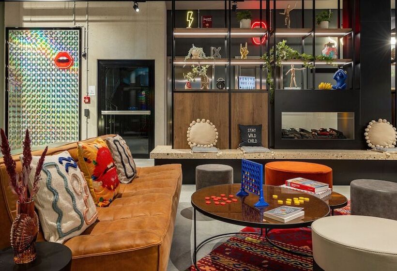 ホテル Moxy Simmern