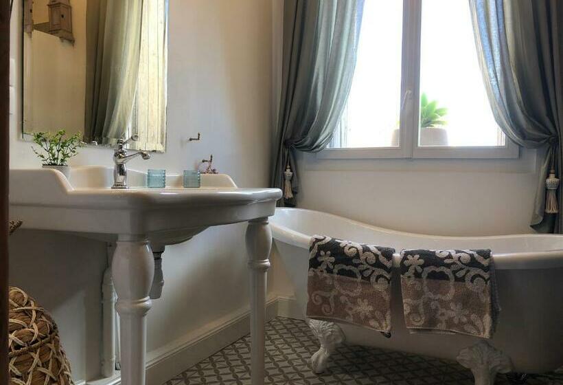 تختخواب و صبحانه Maison La Boheme Spa & Jacuzzi