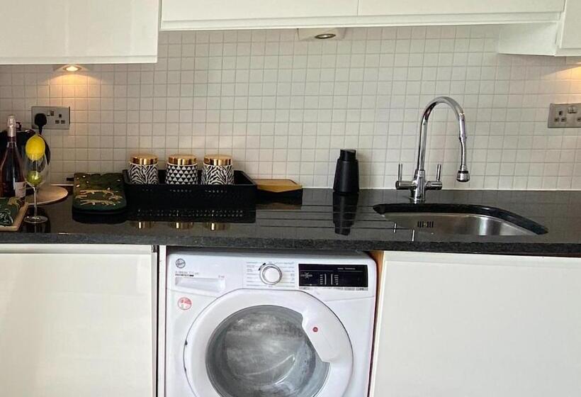 Glasgow Two Bedroom Penthouse