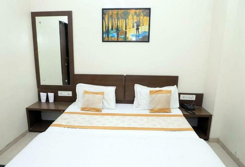 Отель Annapura Residency, Chalisgaon