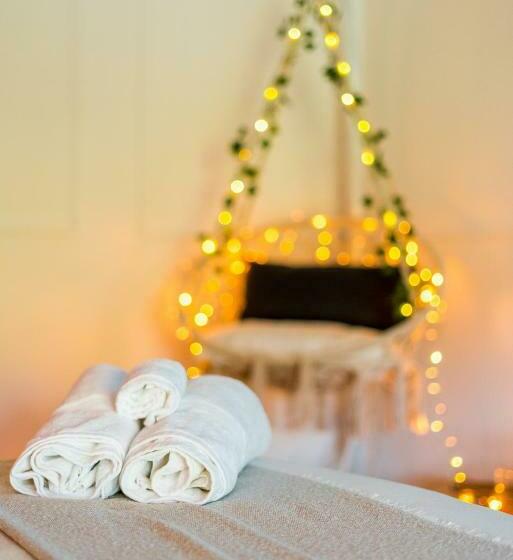 Отель Chambre Unique Lovya, Avec Jacuzzi En Hypercentre