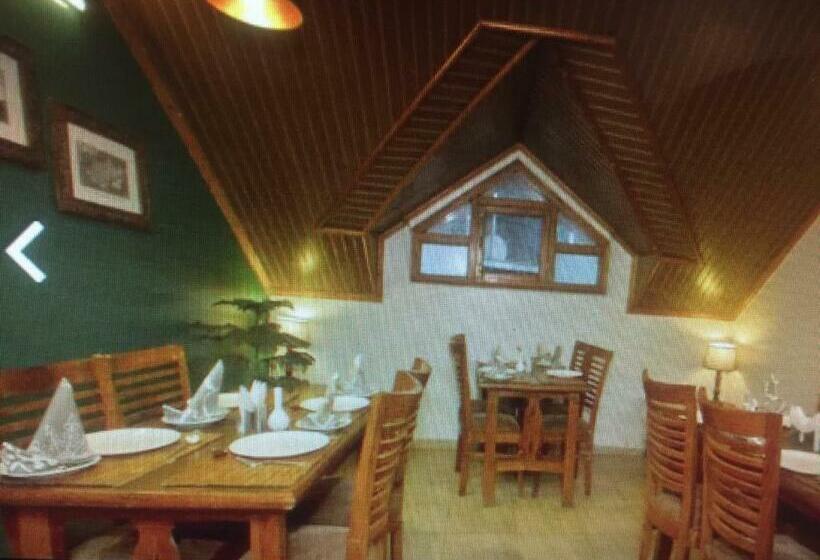 호텔 Wingait Inn Near Mall Road