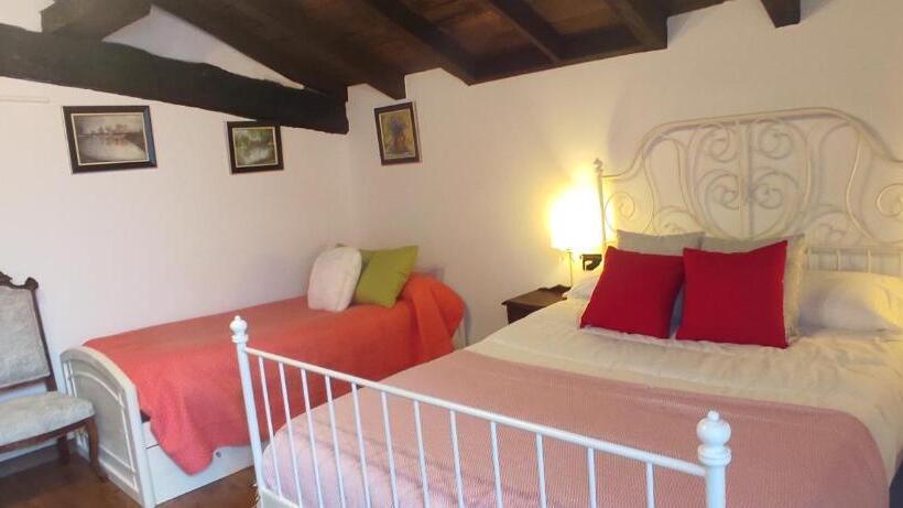 بنسيون Hostal Mendaurpe