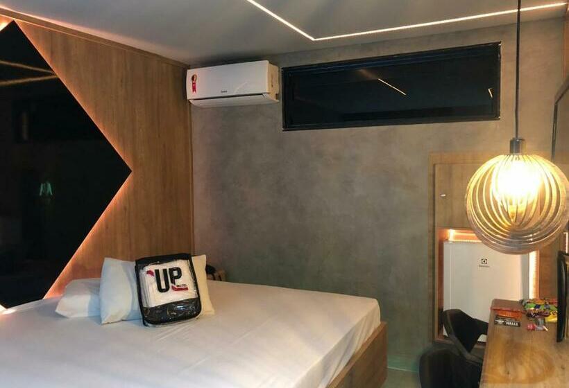 Up Motel