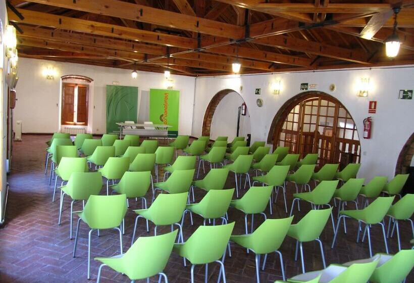 Albergue Inturjoven El Bosque   Hostel