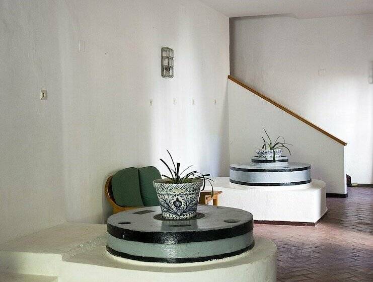 Albergue Inturjoven El Bosque   Hostel