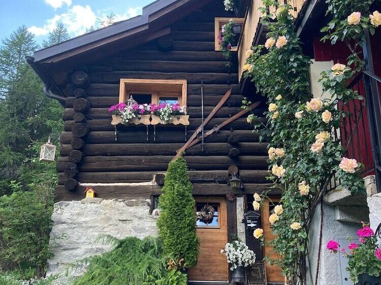 مبيت وإفطار Chalet Dei Fiori   & Apartment