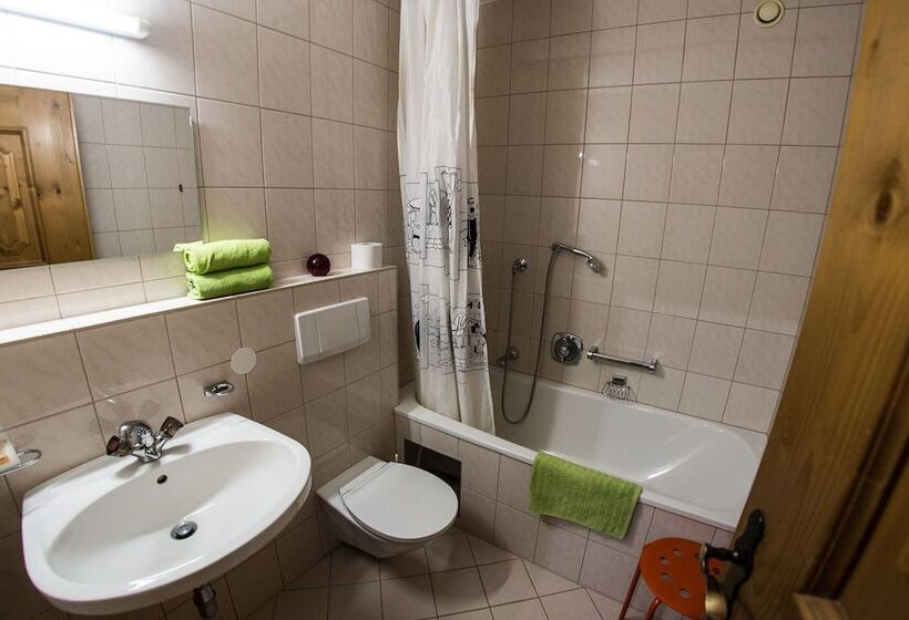 Bed and Breakfast Europa Pension Tirol