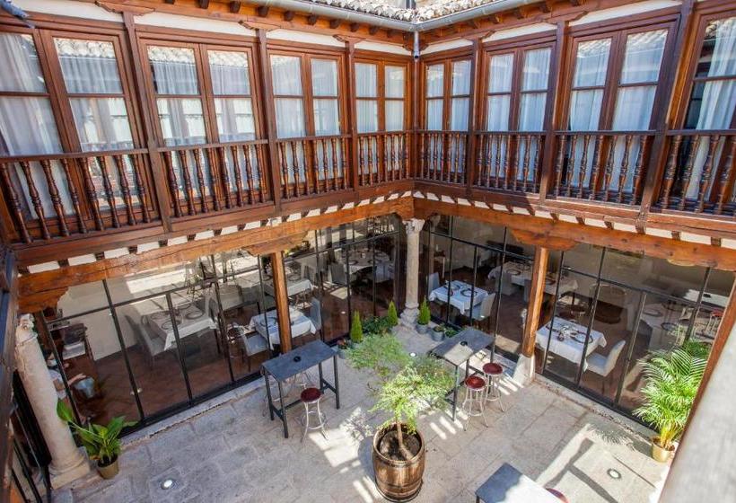 Casa Palacio Uclés