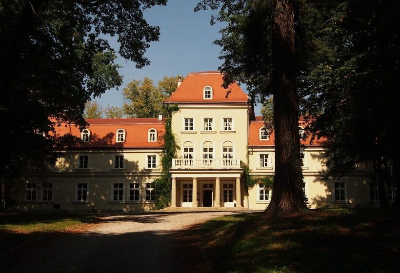 בית מלון כפרי Dwor Sierakow