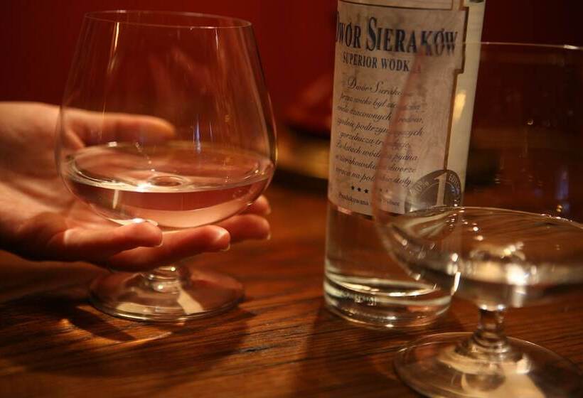 בית מלון כפרי Dwor Sierakow